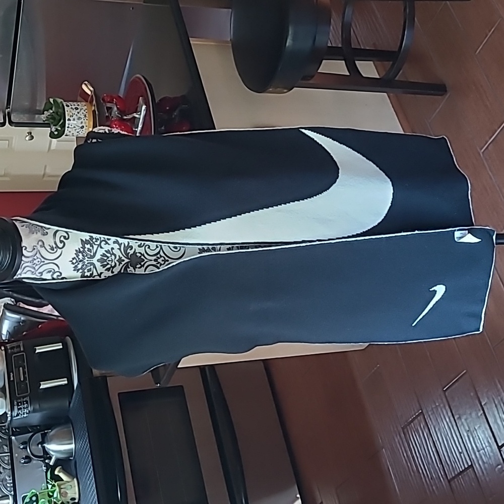 NEW Nike Unisex Scarf